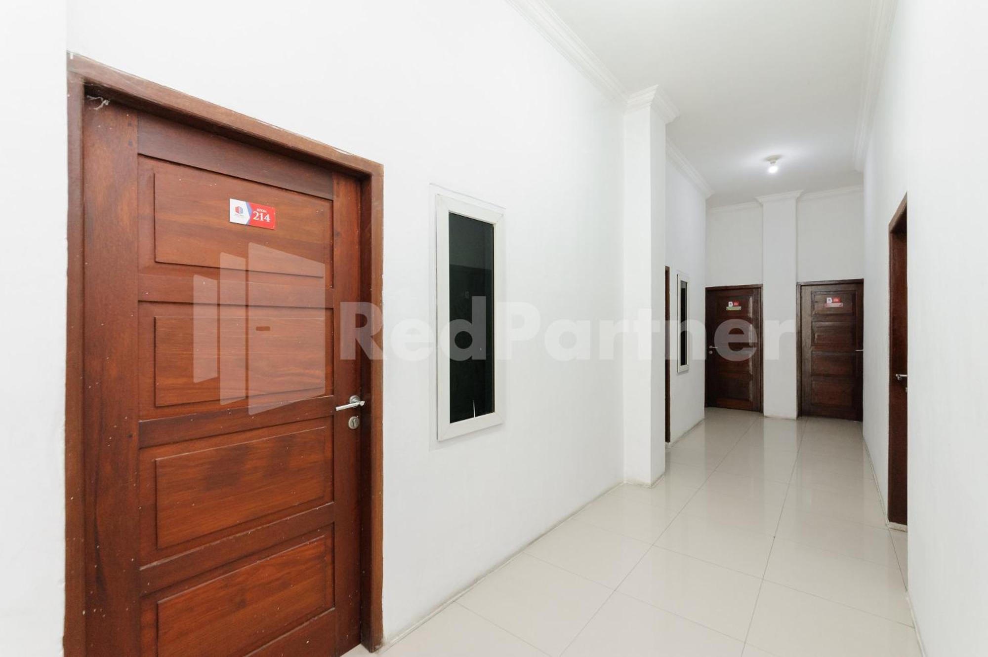 Reddoorz At Wisma Nabila Syariah Near Masjid Raya Baiturrahman 班达亚齐 外观 照片