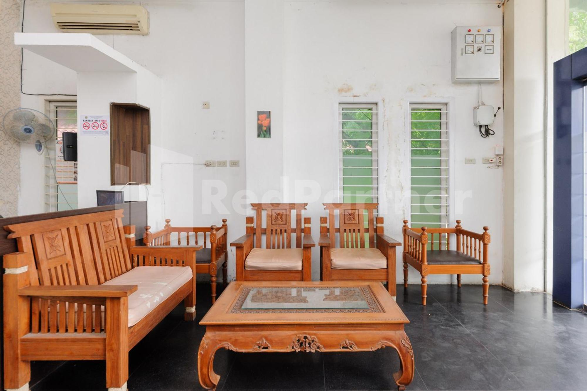 Reddoorz At Wisma Nabila Syariah Near Masjid Raya Baiturrahman 班达亚齐 外观 照片