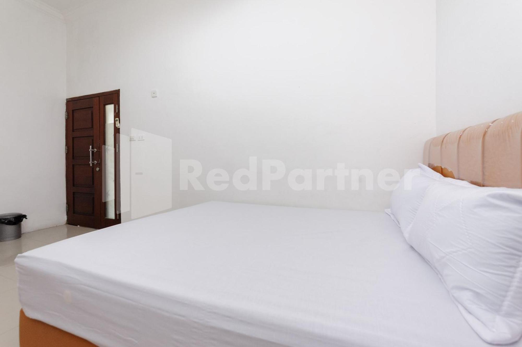 Reddoorz At Wisma Nabila Syariah Near Masjid Raya Baiturrahman 班达亚齐 外观 照片