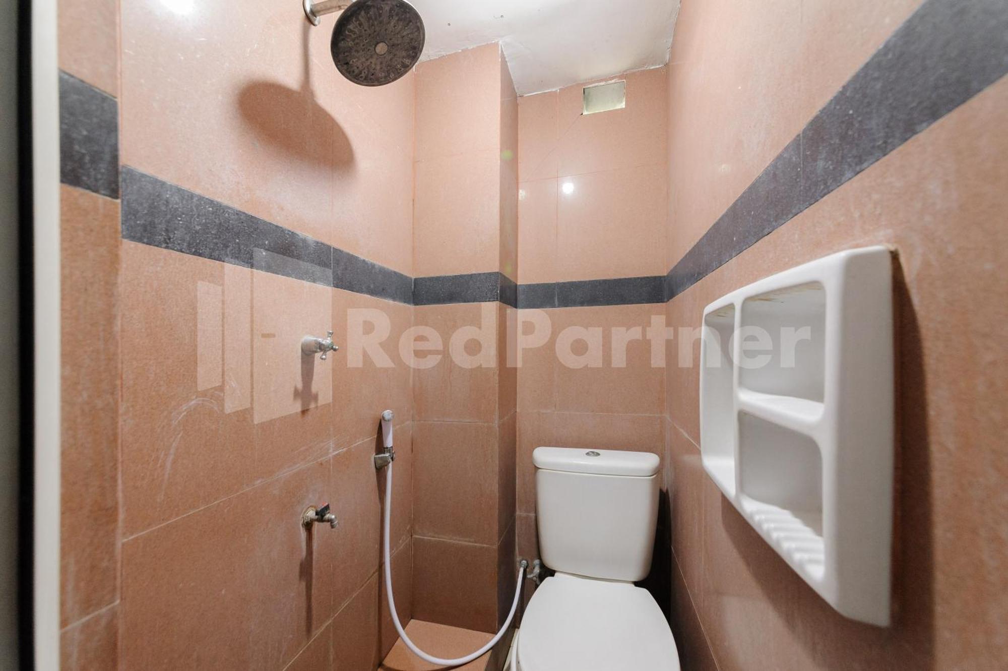 Reddoorz At Wisma Nabila Syariah Near Masjid Raya Baiturrahman 班达亚齐 外观 照片